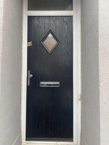 Luton Home Near Airport Private & Shared Bathroom Option Экстерьер фото