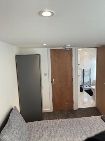 Luton Home Near Airport Private & Shared Bathroom Option Экстерьер фото